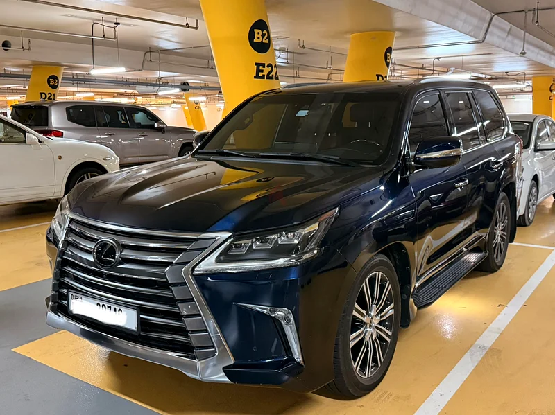 Lexus LX 570 - Low Mileage  Well Maintained636120736477471116