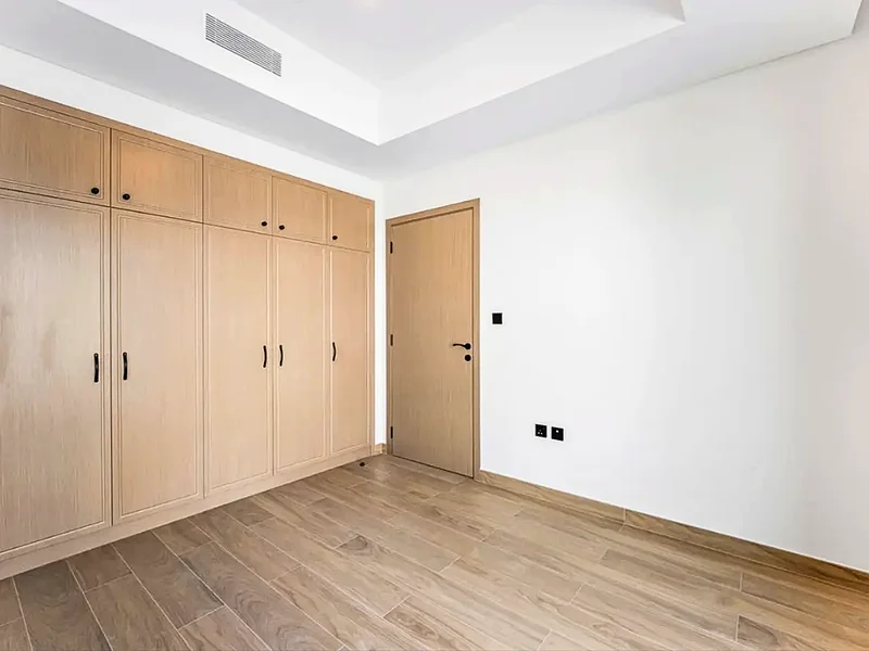 CORNER END | ROW 5 BEDROOM+MAID | PREMIUM LOCATION63962717420802113