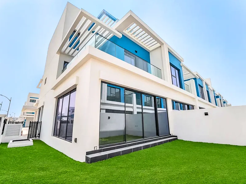 CORNER END | ROW 5 BEDROOM+MAID | PREMIUM LOCATION63962717420802110