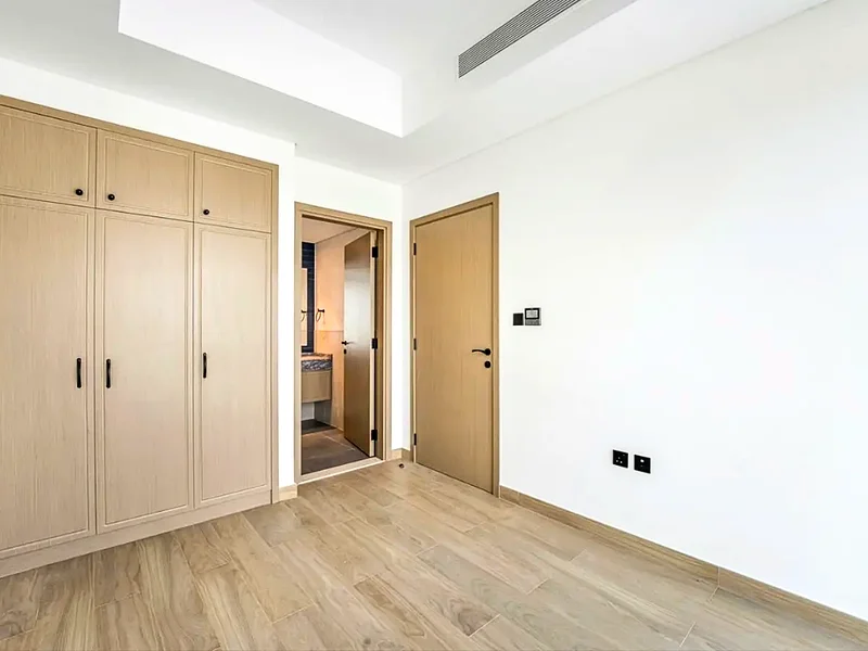CORNER END | ROW 5 BEDROOM+MAID | PREMIUM LOCATION63962717420802111