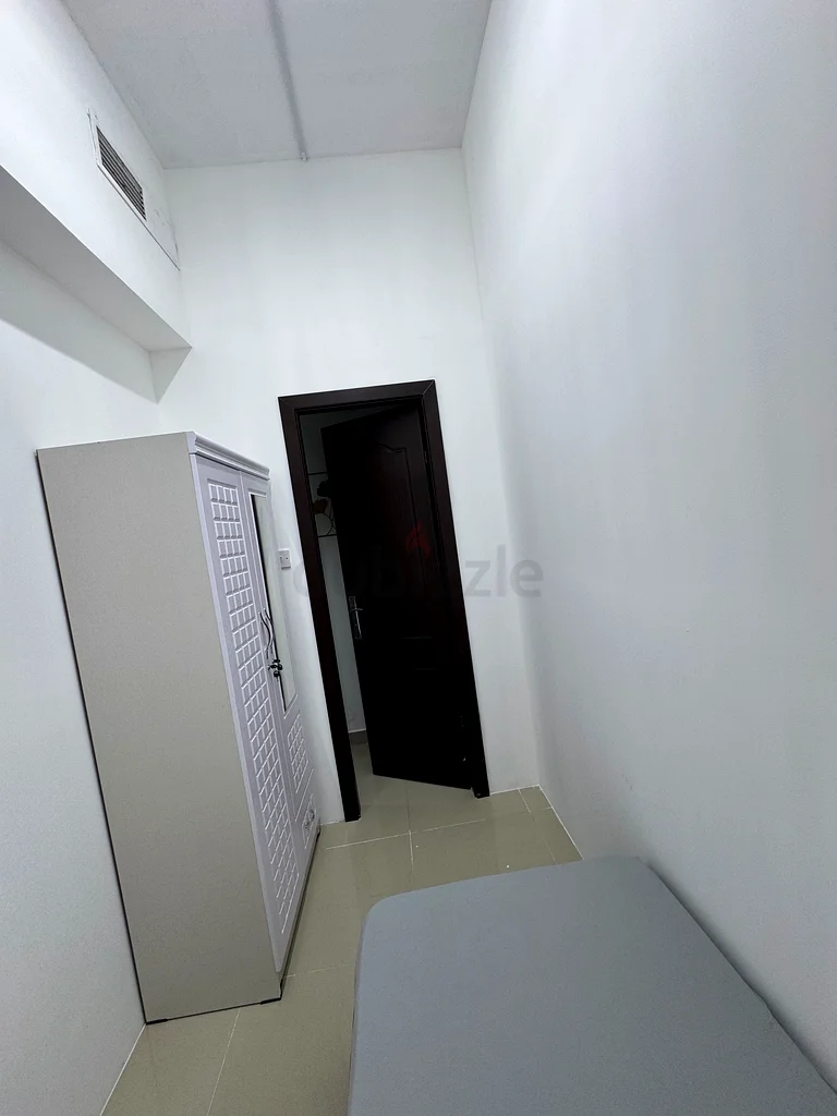 Solo partition | girls only | Available immediately | Near Dmcc metro station Marina63624723506179111