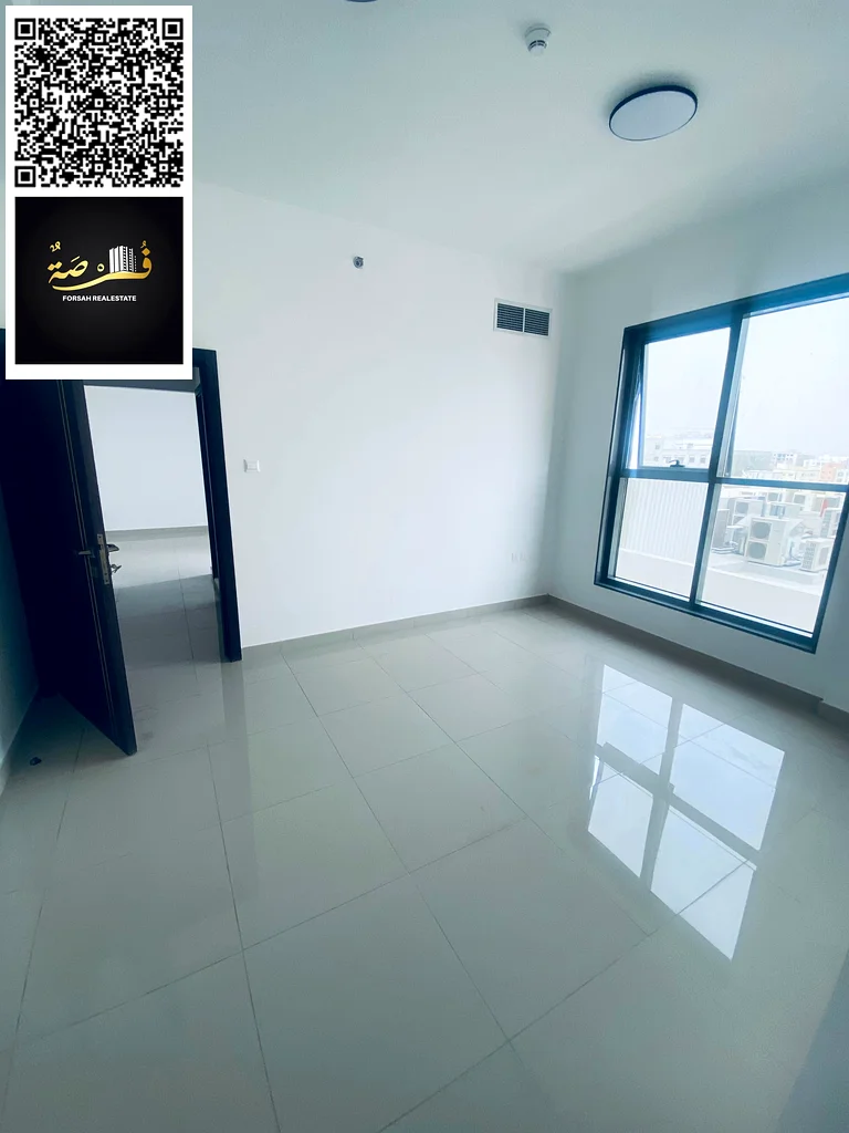 توجد شقتان وصالة للإيجار السنوي في عجمان، منطقة الجرف 3، بجانب السوق الصيني، أول مستأجر، 3 حمامات، غرف ماستر، سنترال63713688560514113