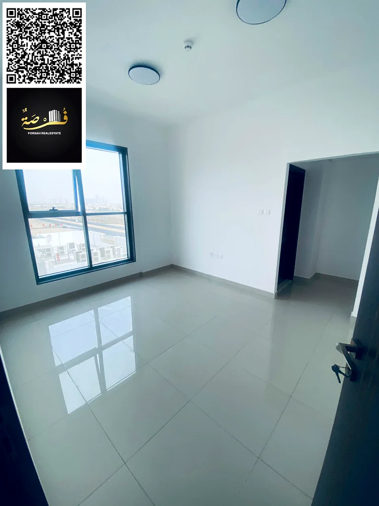 توجد شقتان وصالة للإيجار السنوي في عجمان، منطقة الجرف 3، بجانب السوق الصيني، أول مستأجر، 3 حمامات، غرف ماستر، سنترال63713688560514112