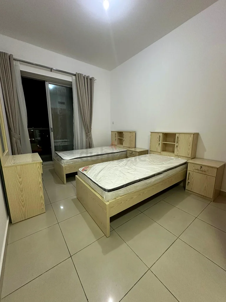 Flatmate (Room for girl)63624879982467112