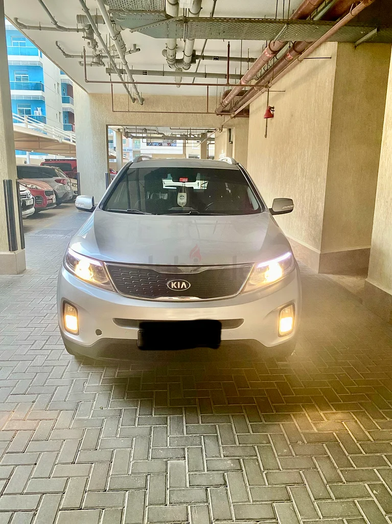 Kia Sorento  Grey –  (GCC Specs)63612077781123113