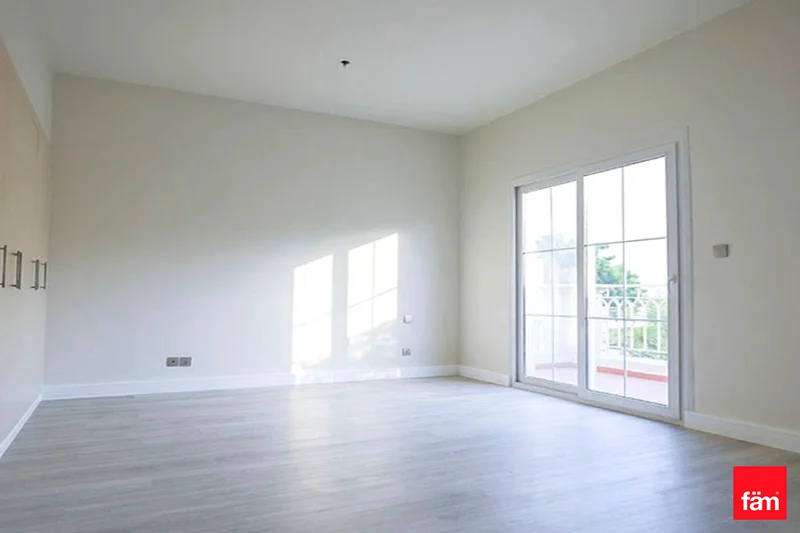 Corner Villa | Upgraded | 3BR + Study63729026176643113