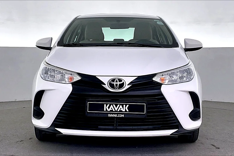 2022 Toyota Yaris SE / E  • Big Price Drop • 42938063613132212738111