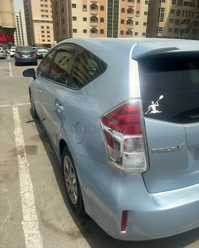 تويوتا بريوس V 2015 للبيع!63612446811778112