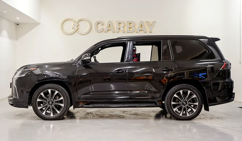 AED 4997 PM | LEXUS LX 570 SIGNATURE BLACK EDITION 2021 | UNDER AGENCY SERVICE CONTRACT | GCC63612073621634113