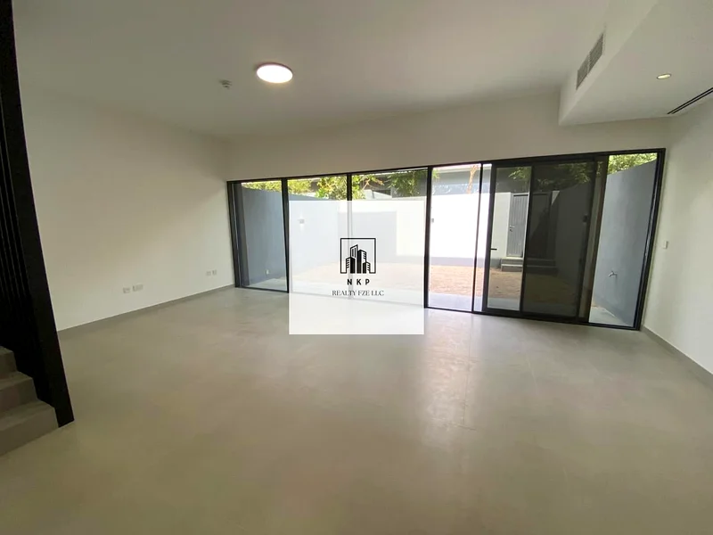 Luxurious 3bdr townhouse in Robina massar by Arada63654747081730110
