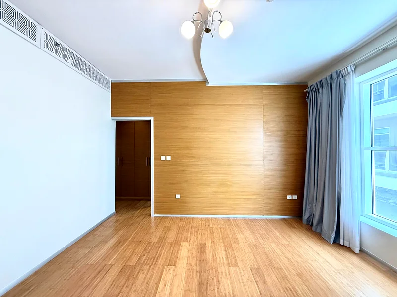 ودود للميزانية | مشرق وأنيق | واسع63804563143041114
