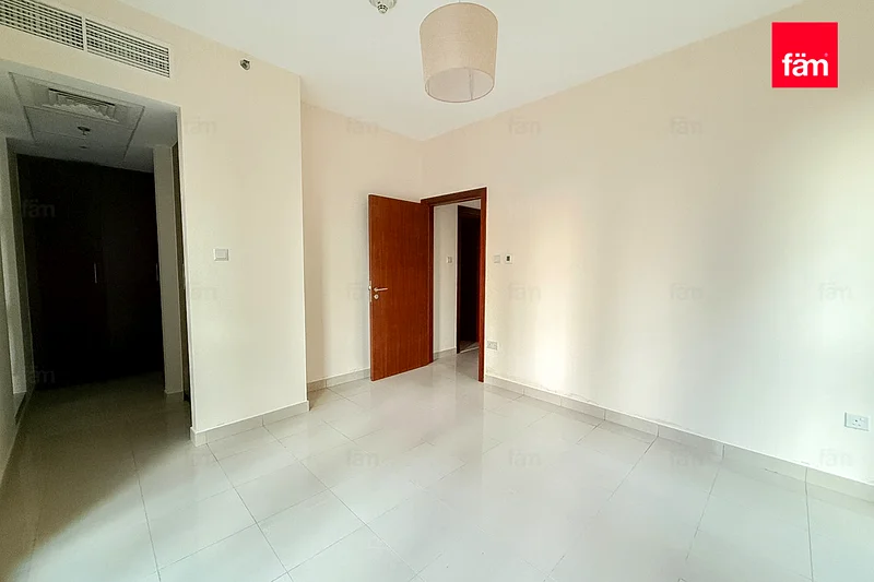 | 1 Bedroom + Study | Unfurnished | Bright |63770231720578113