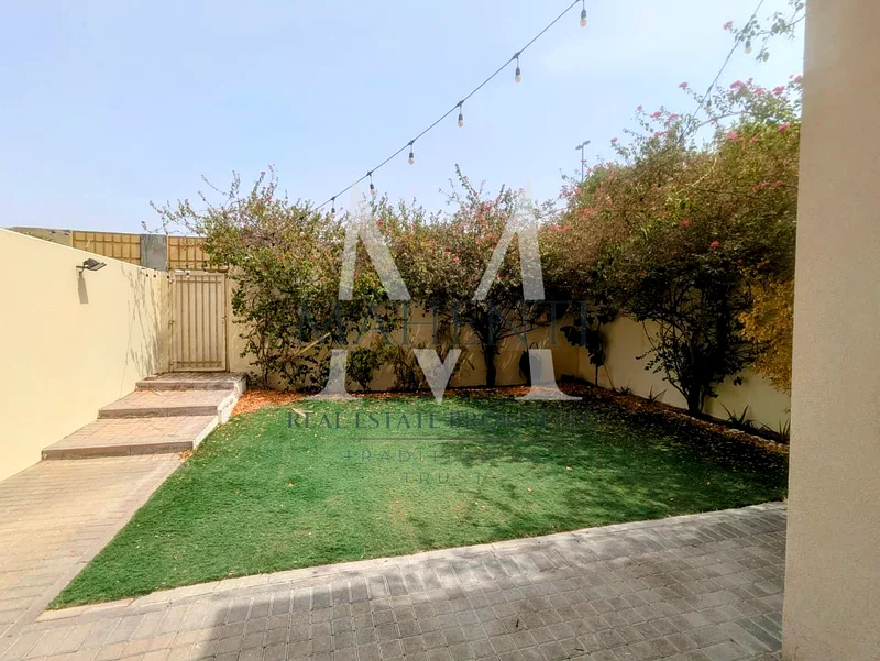 صف مفرد - بالقرب من البحيرة، 3 غرف نوم وغرفة دراسة63729025879298111