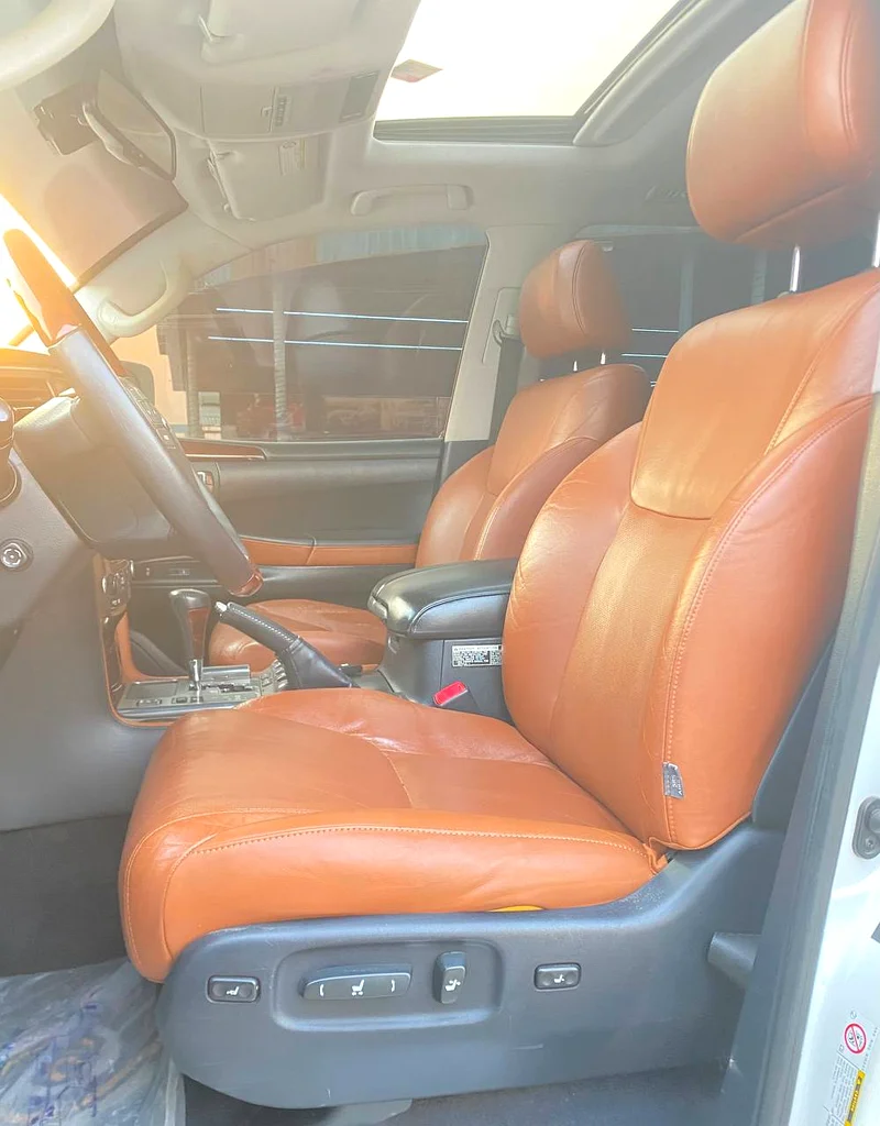 Lexus LX570 S V8 5.7L Full Option Model 201163612073473795114