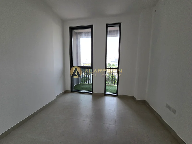 شاغر في سبتمبر | تخطيط أكبر | وحدات بالجملة64030830883842114