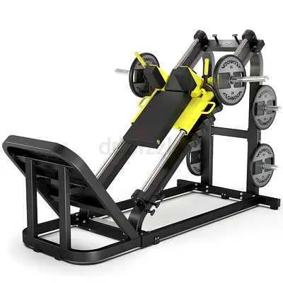 Technogym Pure Strength Hack Squat  /تمرين القرفصاء بتقنية تكنوجيم بيور سترينث