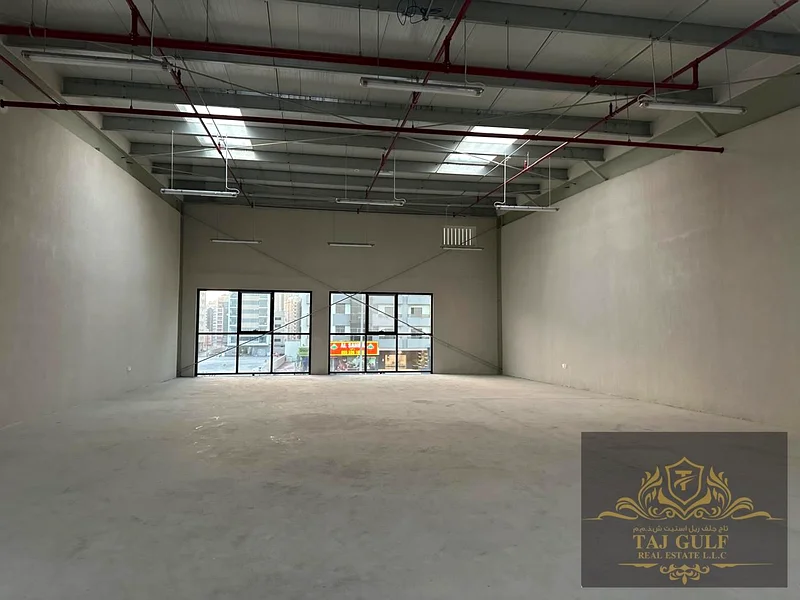 4092.65 قدم مربع - جديد بالكامل | موقع متميز | مستودع للإيجار في القصيص63615872928641114