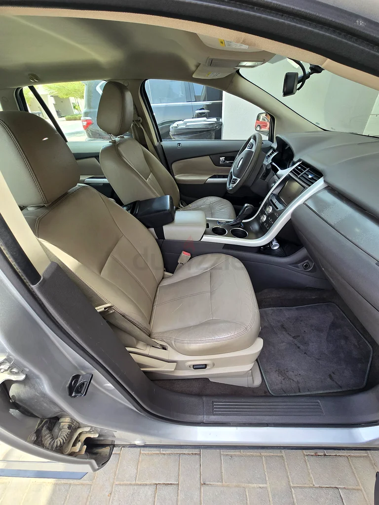 Ford Edge Sport, good condition, 6 cylinder, silver color63612083152385112