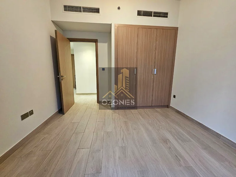 إطلالة على المسبح، بدون رسوم مبرد، جاهز للانتقال فورًا63802112741121111