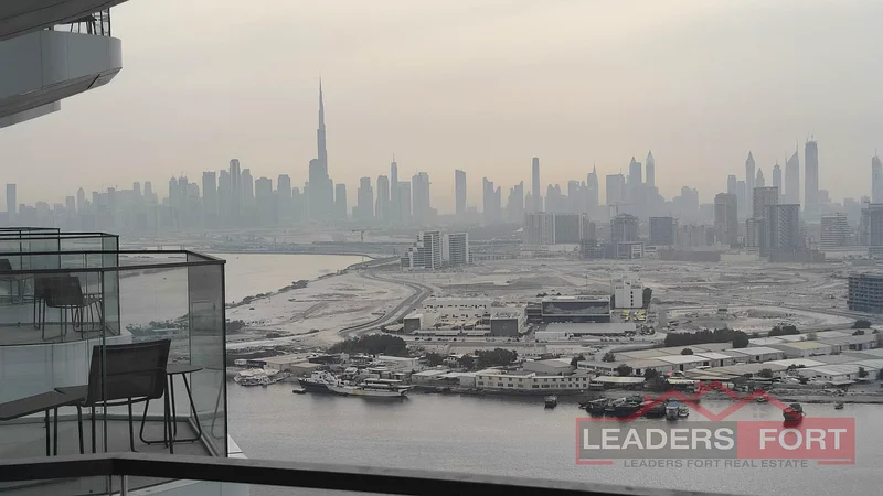 مجموعة سكاي والطابق العالي | إطلالة كاملة على برج وخليج | تخطيط كبير63761733428098111