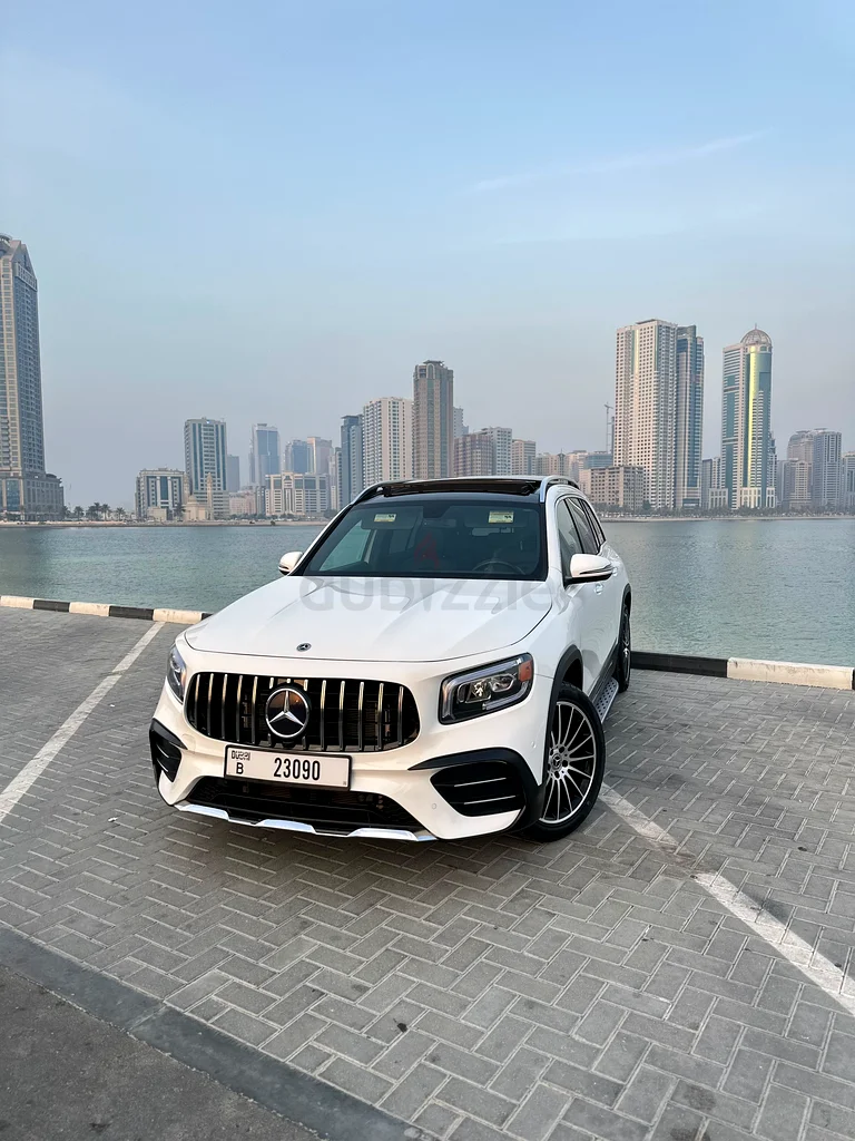 // MERCEDES-BENZ // GLB 250 4MATIC //63613737389827111