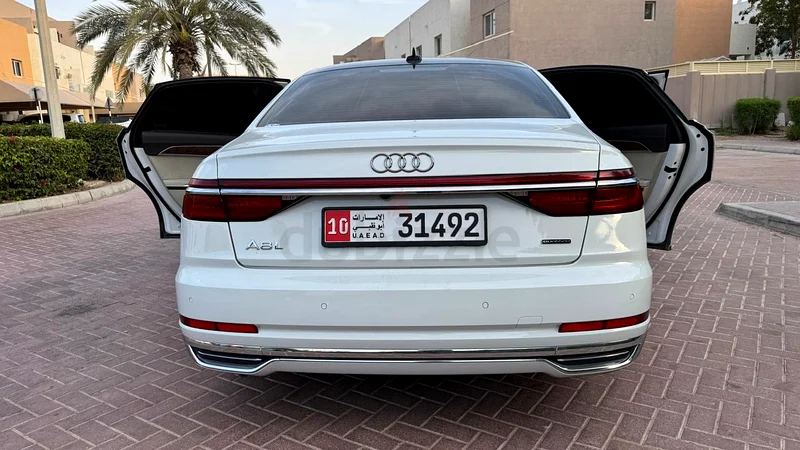 2019 Audi A8L Original 73,000 KMs بحالة الوكالة Beige63612079777666112