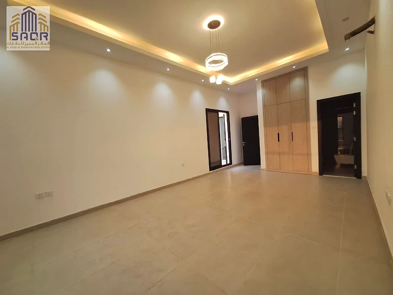 فيلا من 6 غرف نوم للبيع في الحيلو 2 بسعر 1.8 مليون درهم63913890485633114