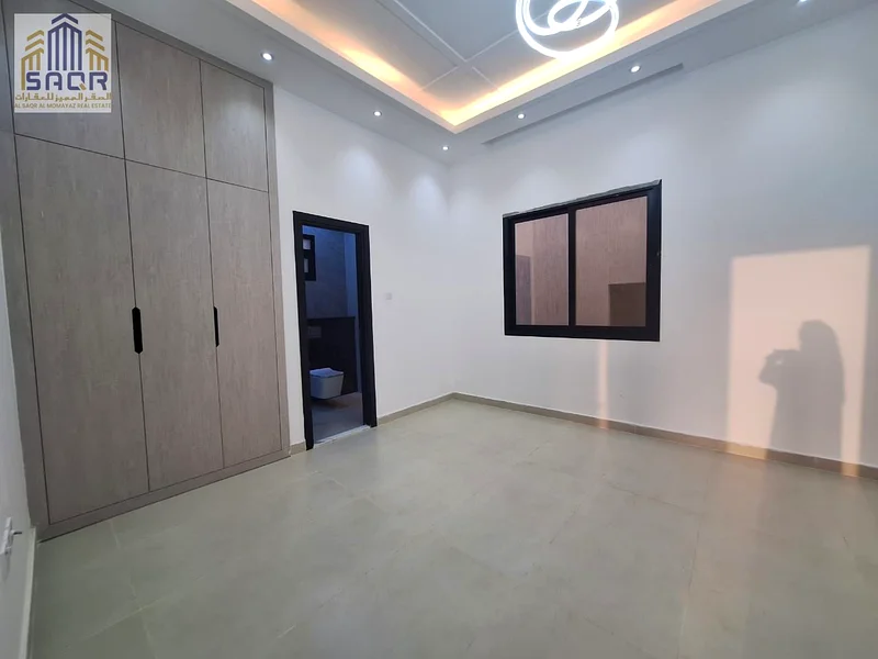 فيلا من 6 غرف نوم للبيع في الحيلو 2 بسعر 1.8 مليون درهم63913890485633113