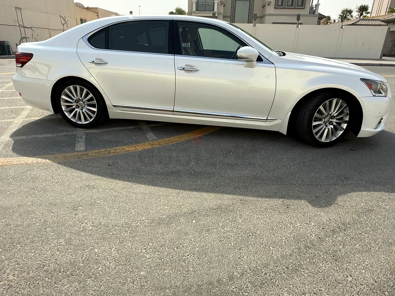 LEXUS LS460 L 2016 - GCC - FULL OPTION - FULL SERVICE HISTORY63612072937090113