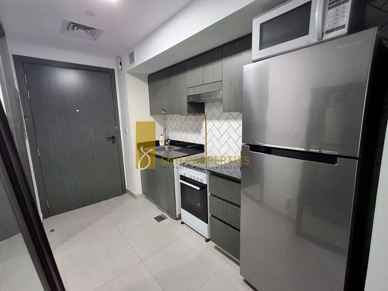 منظر المسبح | طابق عالي | احجز الآن64019284014721111