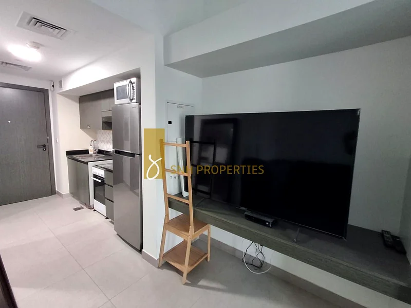 منظر المسبح | طابق عالي | احجز الآن64019284014721114
