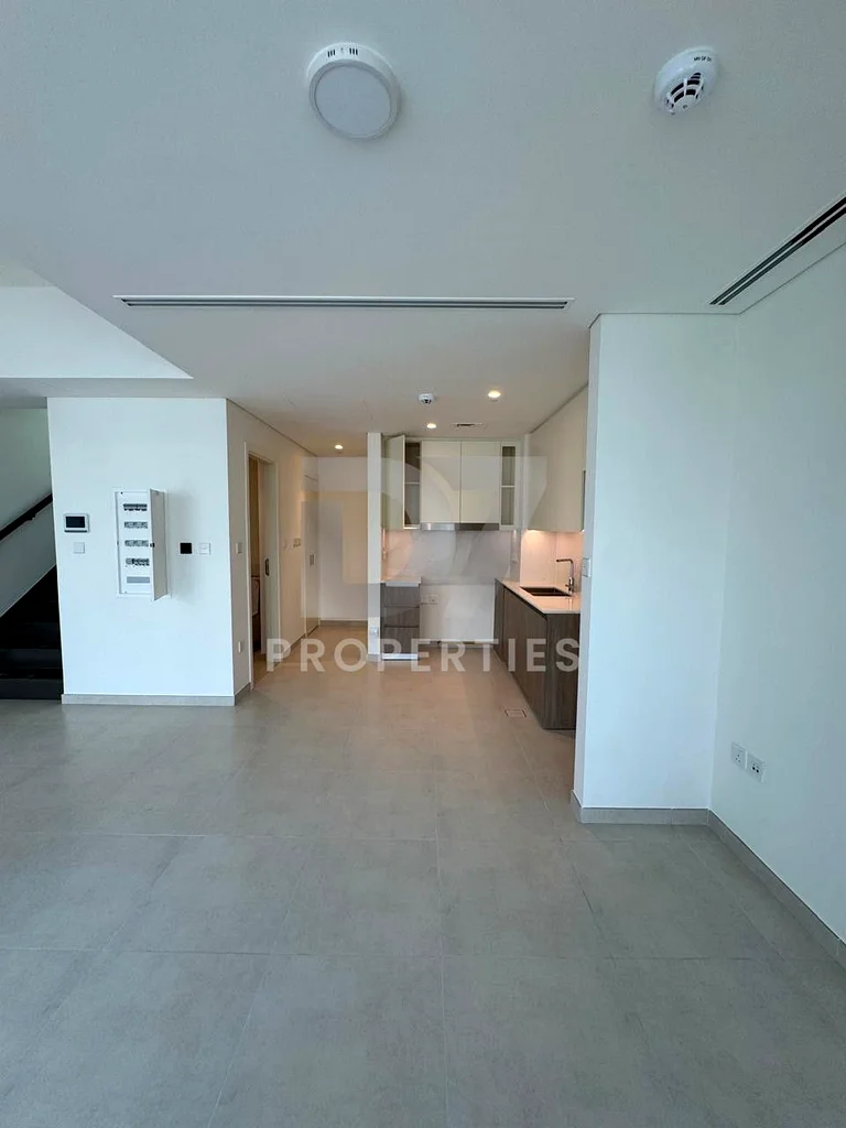 CORNER UNIT | CLOSE TO AMENITIES | HANDOVER SOON63947307220099111