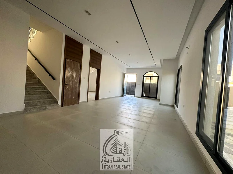 فيلا للبيع مباشرة من المالك في الحيلة 2، متضمنة رسوم التسجيل ونقل الملكية. تتميز الفيلا بواجهة حجرية وموقع ممتاز63907700836099114