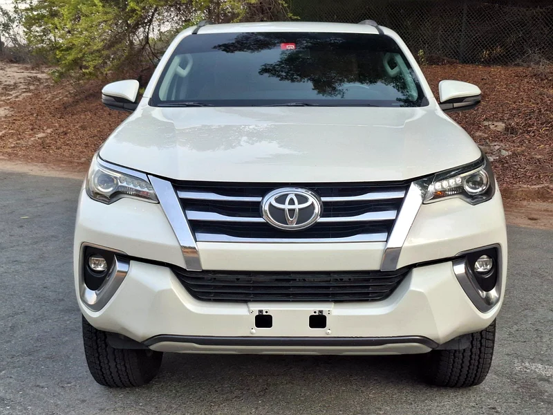 Toyota fortuner model 2019 VXR V/663613132380803112