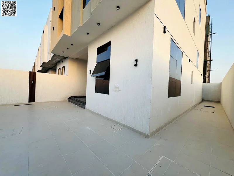 فيلا زاوية للبيع في الهيليو 1 - تصميم عصري مع سطح. السعر يشمل رسوم التسجيل. موقع مميز وقريب من جميع الخدمات.63892239917058114