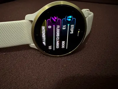 Garmin Venu Sq 2 Smartwatch – White/Gold – With Charger – Great Condition