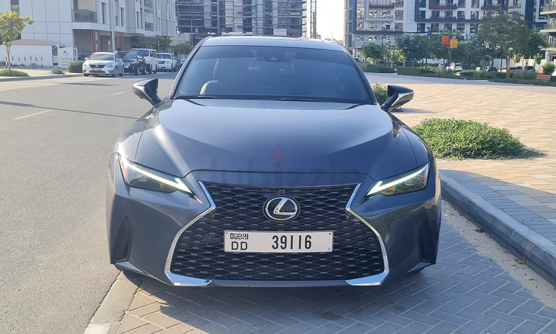 لكزس آي إس 300 - خيارات كاملة - حالة ممتازة - عدد أميال قليل63612074174467111