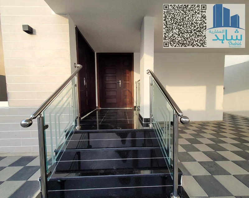 فيلا فاخرة جديدة مكونة من 5 غرف نوم للإيجار | تصميم عصري وموقع متميز63723652818690113