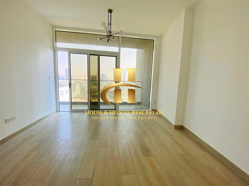 طابق عالي | منظر رائع | شاغر63781718364034110