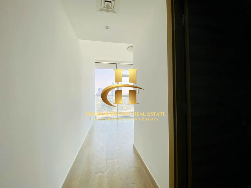 طابق عالي | منظر رائع | شاغر63781718364034114