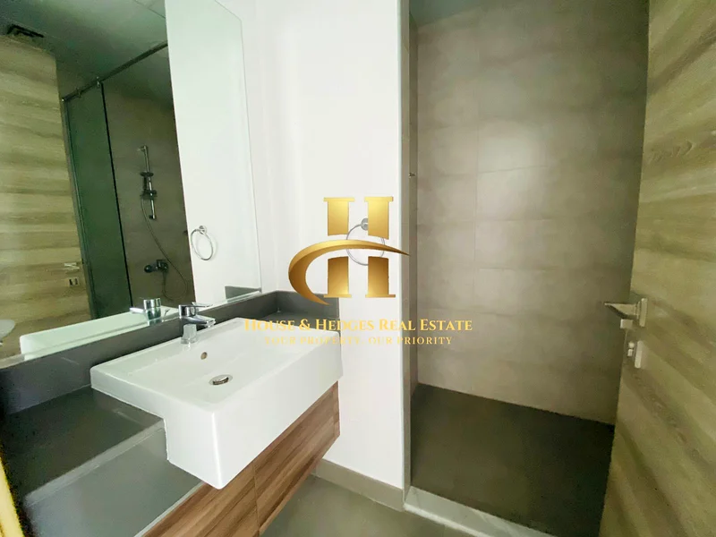 طابق عالي | منظر رائع | شاغر63781718364034113
