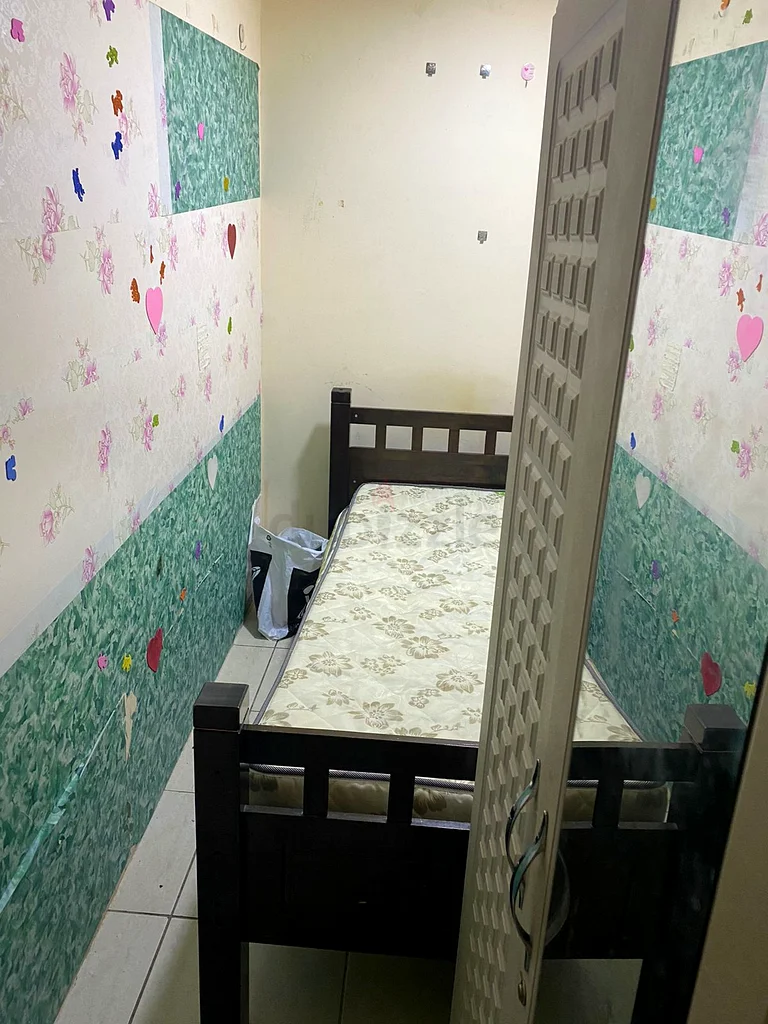 Amazing partition at Albarsha 1 , beside MOE63798123990914110