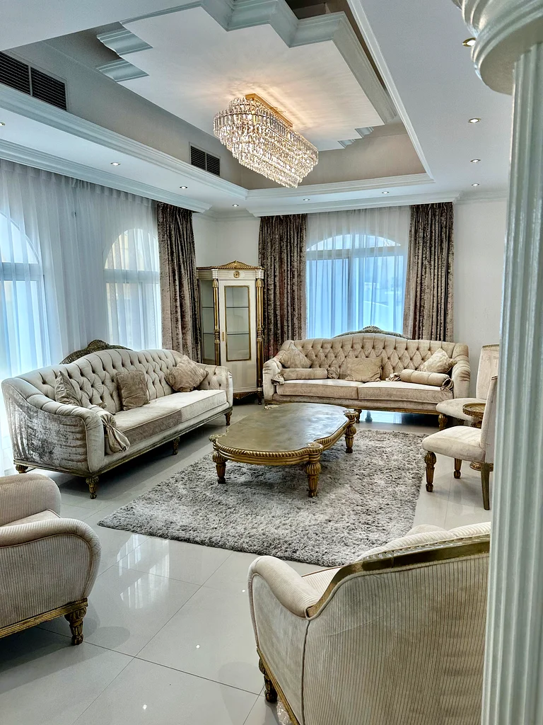 فيلا فاخرة في العجوز 4 (مباشر من المالك بدون عمولة)63725654466177114
