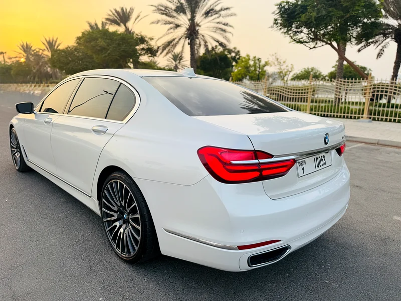 BMW 740Li / GCC / V6 / 3.0L / ORIGINAL PAINT / 2 KEYS63612445623297113