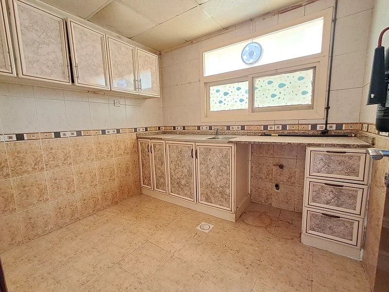 Limited offer 1bhk close to road side 27k available in muwaileh sharjah63704059436801112
