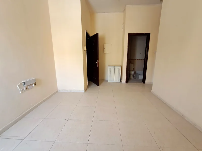 Limited offer 1bhk close to road side 27k available in muwaileh sharjah63704059436801113