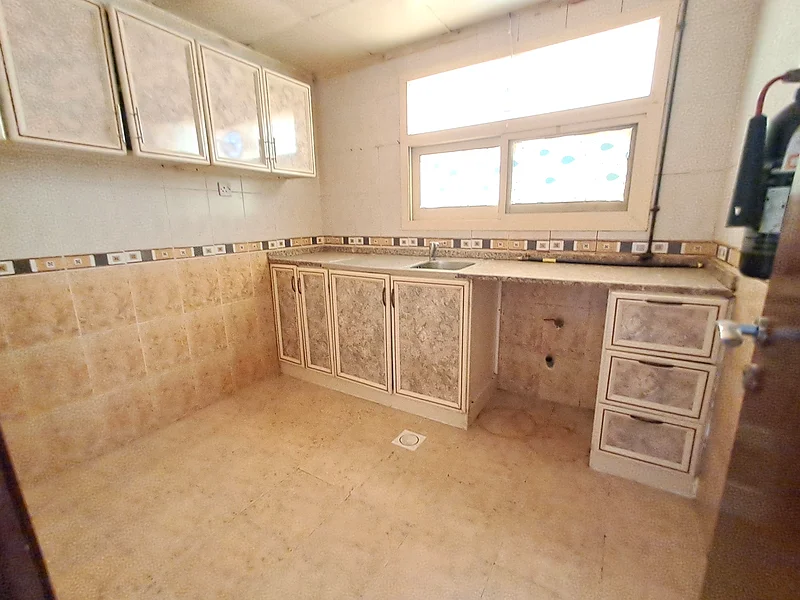Limited offer 1bhk close to road side 27k available in muwaileh sharjah63704059436801111
