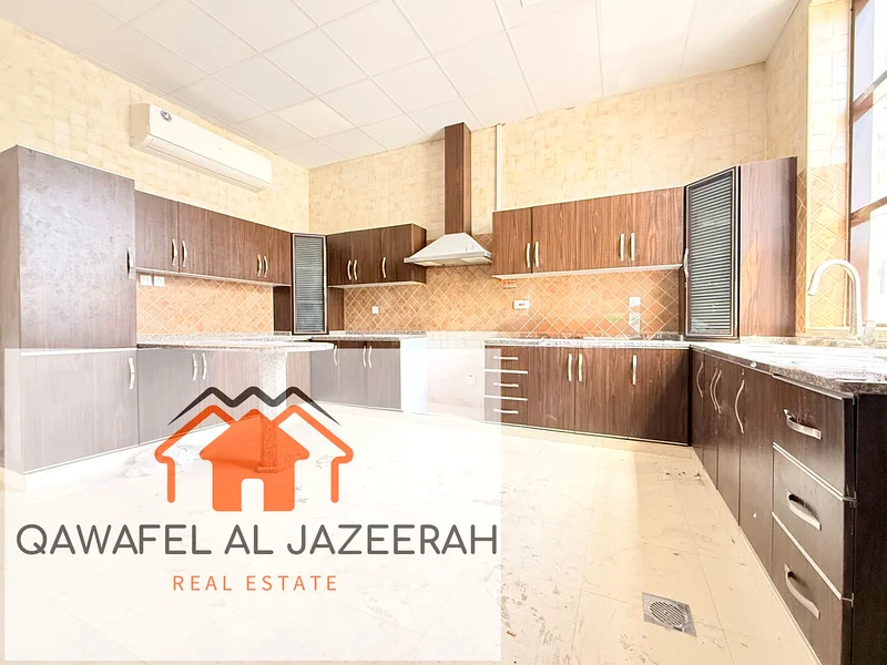 فيلا بمنطقة مميزة للإيجار في المزهر (5 غرف نوم + صالة + حديقة + غرفة خدمة)63654979018241113
