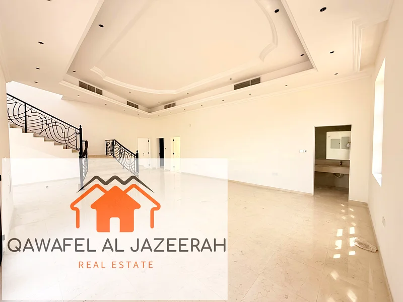 فيلا بمنطقة مميزة للإيجار في المزهر (5 غرف نوم + صالة + حديقة + غرفة خدمة)63654979018241110
