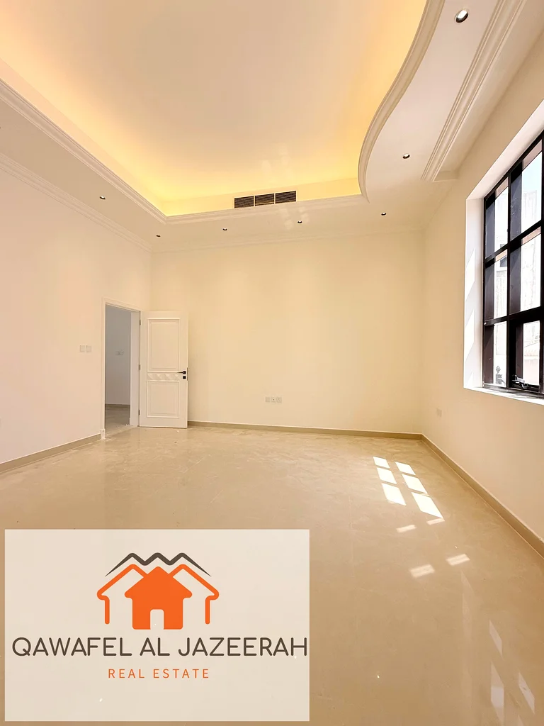 فيلا بمنطقة مميزة للإيجار في المزهر (5 غرف نوم + صالة + حديقة + غرفة خدمة)63654979018241112